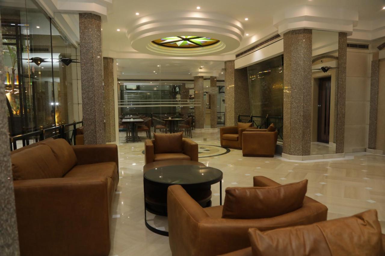 El Sheikh Suites Hotel Beirut Exteriör bild