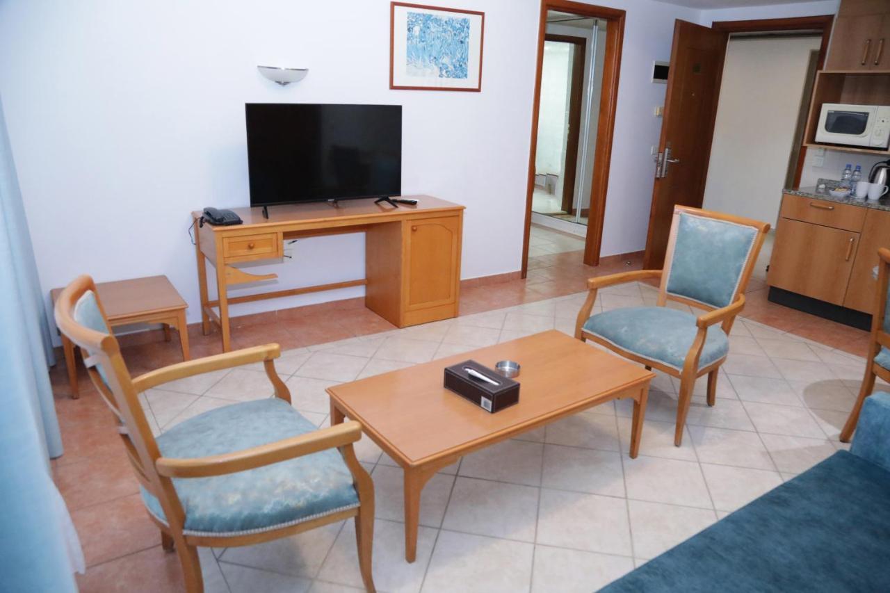 El Sheikh Suites Hotel Beirut Exteriör bild