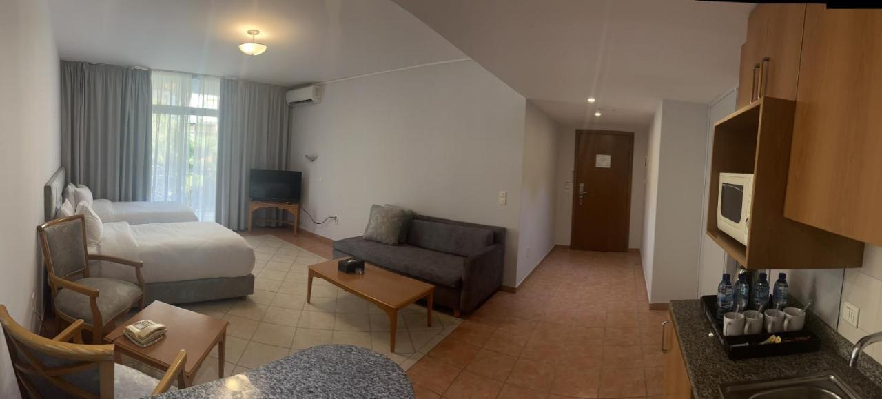 El Sheikh Suites Hotel Beirut Exteriör bild