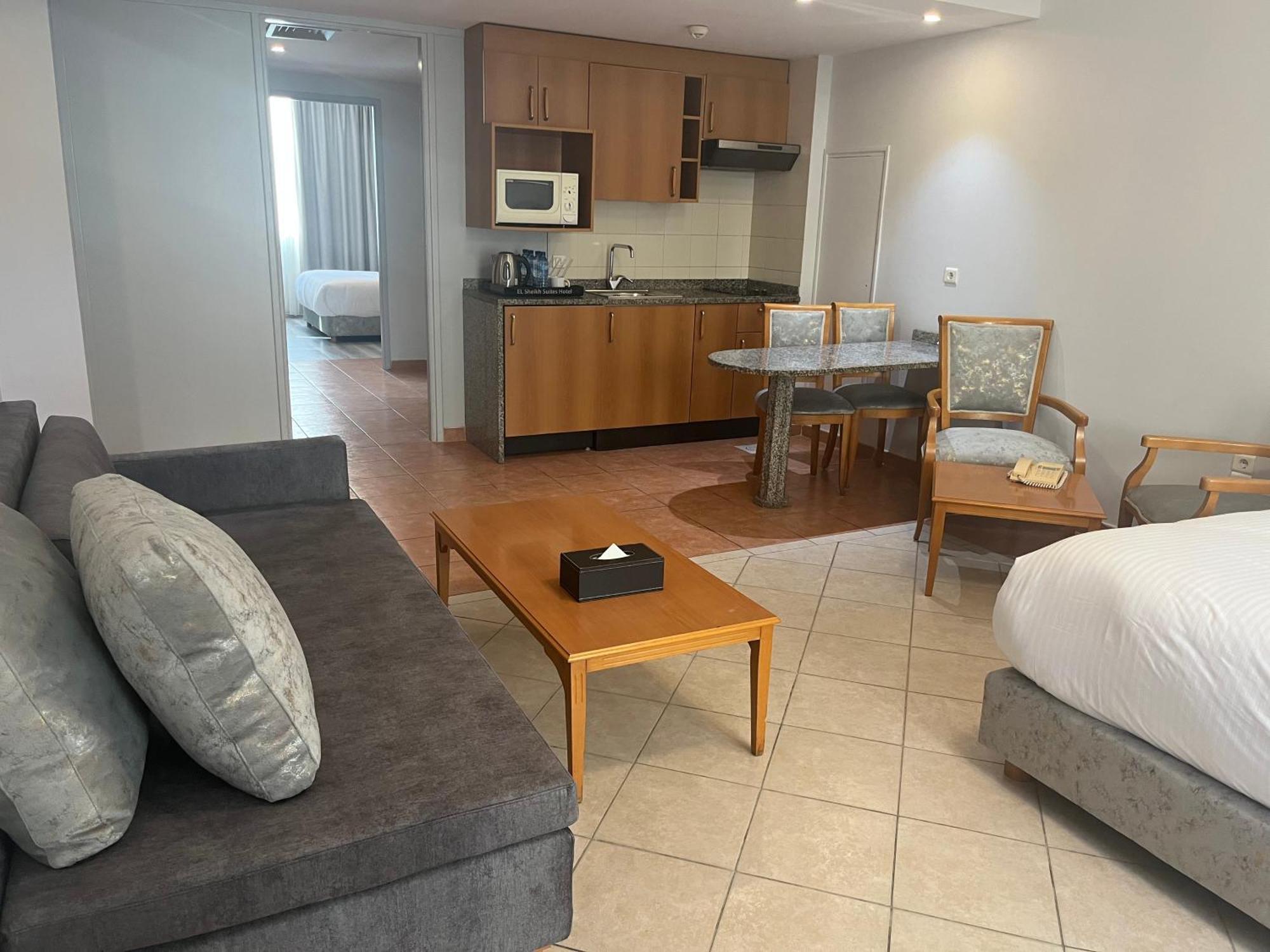 El Sheikh Suites Hotel Beirut Exteriör bild