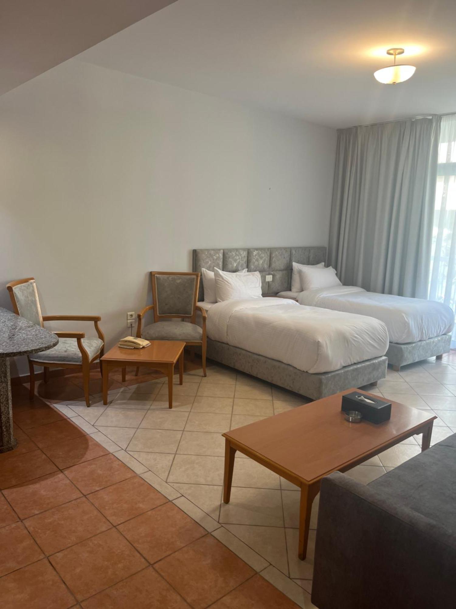 El Sheikh Suites Hotel Beirut Exteriör bild