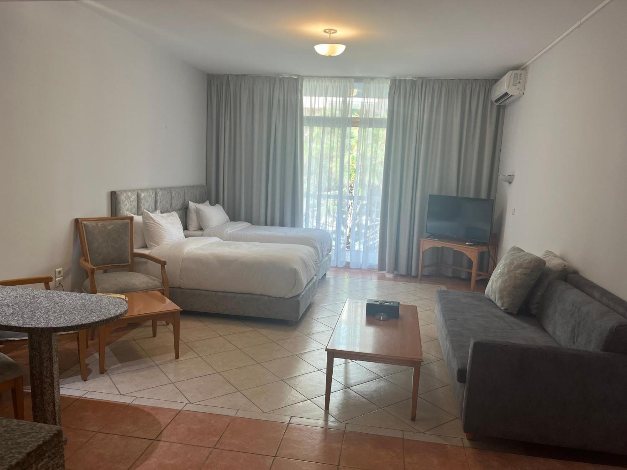 El Sheikh Suites Hotel Beirut Exteriör bild
